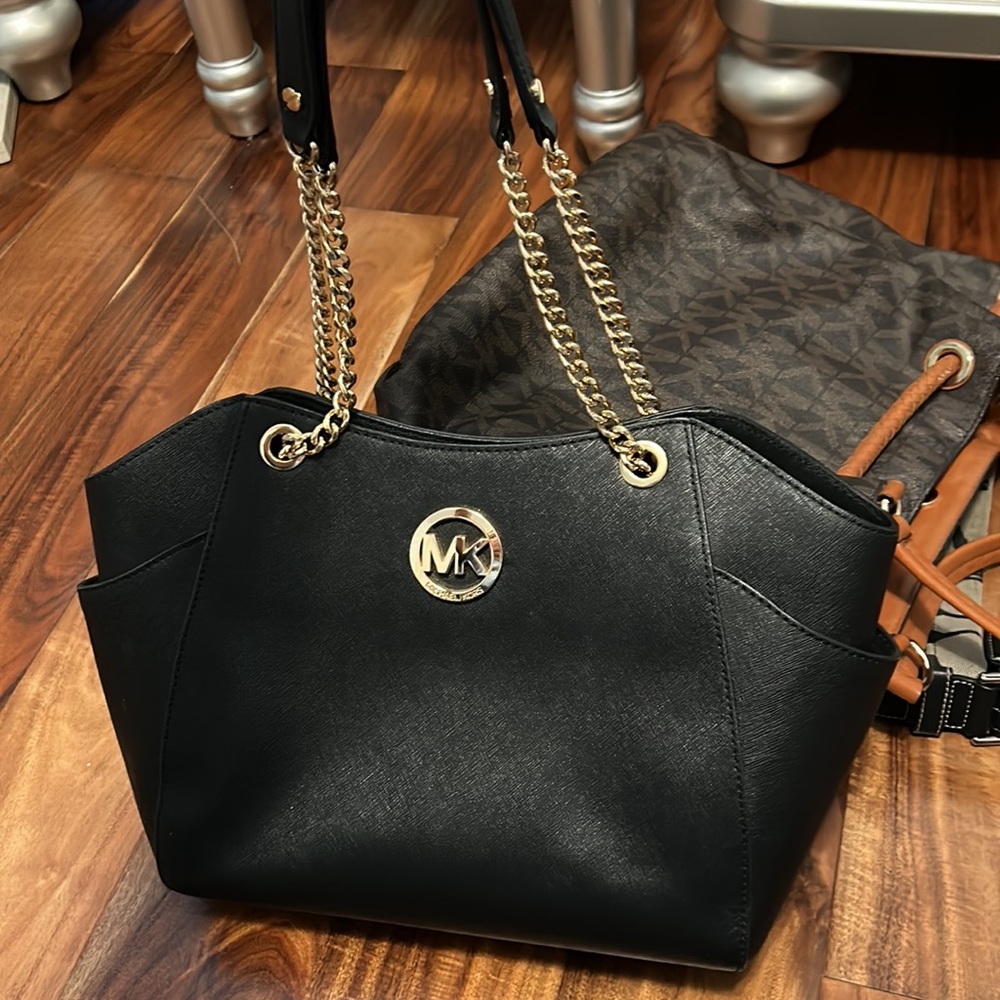 Michael Kors Black Jet Set tote - Excellent Condition!